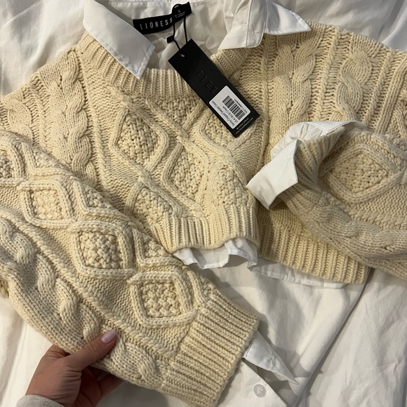 Brand new with tags Princess Polly Cropped Sweater - Picture 3 of 4